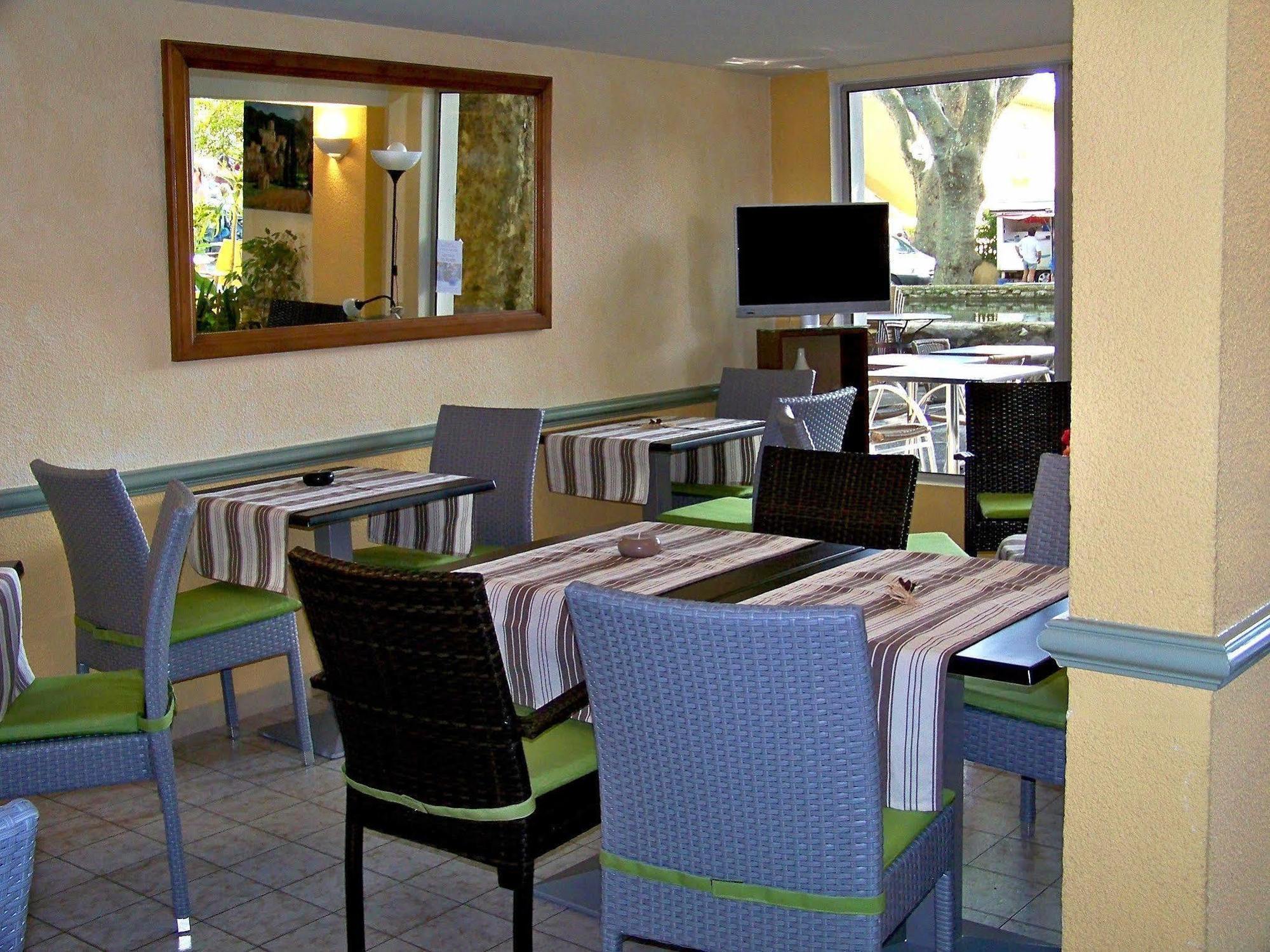 Logis Hotel De L'Etang คุคุรง ภายนอก รูปภาพ
